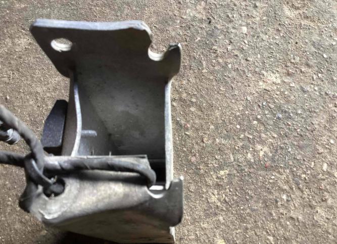Клык бампера передний правый Mercedes-Benz B W246 A2466200295
