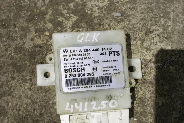 Блок управления парктрониками Mercedes-Benz C W204 2044401402