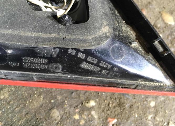 Фонарь крышки багажника правый Mercedes-Benz E A21282008642128200864