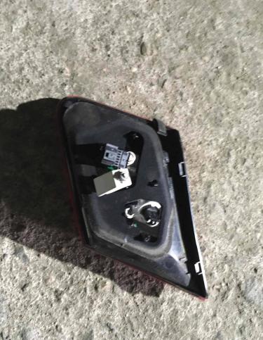 Фонарь крышки багажника правый Mercedes-Benz E A2129060458