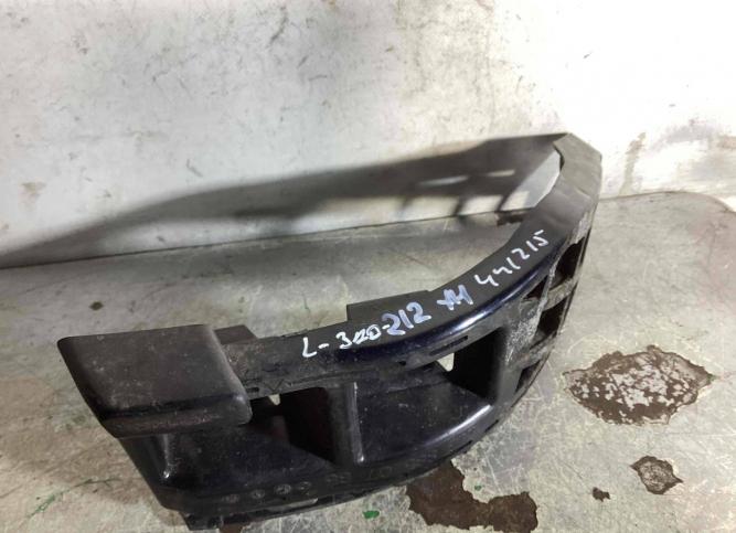 Крепление переднего бампера Mercedes-Benz E W212 A2128850765