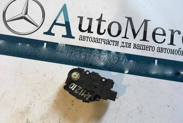 Моторчик заслонки печки Mercedes-Benz C W204 2008