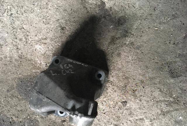 Кронштейн двигателя Mercedes-Benz GL X164 2008 6422230204