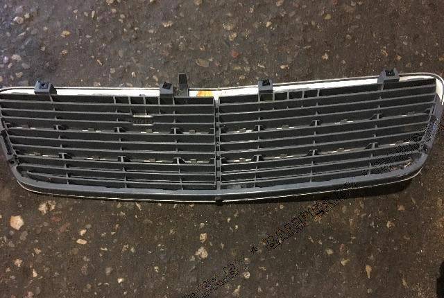 Решетка радиатора Mercedes-Benz C W203 2002 A2038800483