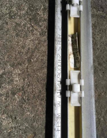 Молдинг двери передней левой Mercedes-Benz GL X164 A16469000621646900062