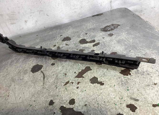 Кронштейн крепления бампера заднего Mercedes-Benz A2128800430