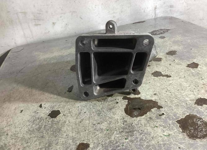 Кронштейн двигателя Mercedes-Benz E W212 2012 A6422233404