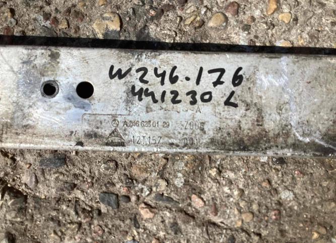Кронштейн (крепление) радиатора Mercedes-Benz A A2466280129