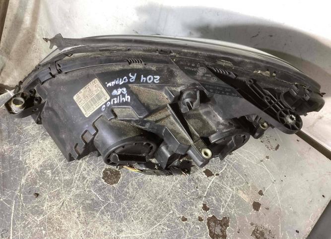 Фара правая Mercedes-Benz C W204 2009 A2048208661