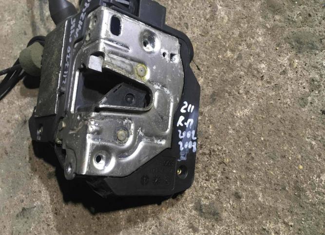 Замок двери передней правой Mercedes-Benz E W211 2117200435