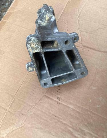 Кронштейн двигателя Mercedes-Benz E W212 2010 A6422233404