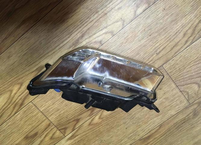 Фара противотуманная правая Mercedes-Benz E W212 A21282008562128200856