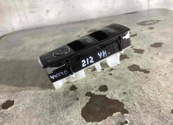 Блок управления стеклоподъемниками Mercedes-Benz E A2128208310