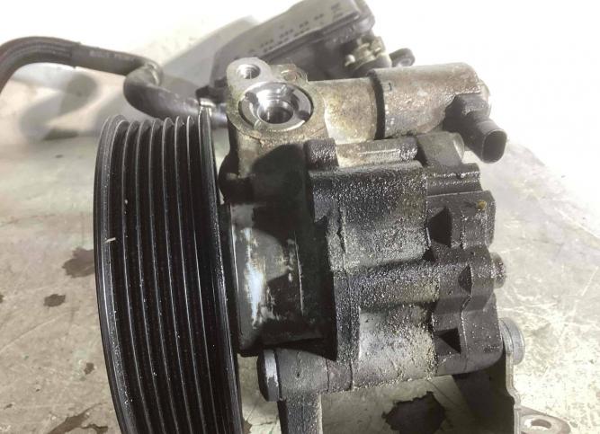 Насос гидроусилителя руля Mercedes-Benz E W212 A0064664801