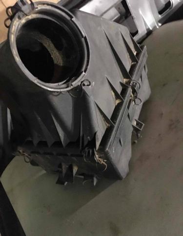 Корпус воздушногo фильтра Mercedes-Benz M W163 A16350501061635050106