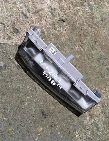 Фара противотуманная левая Mercedes-Benz E W212 A20490689002049068900