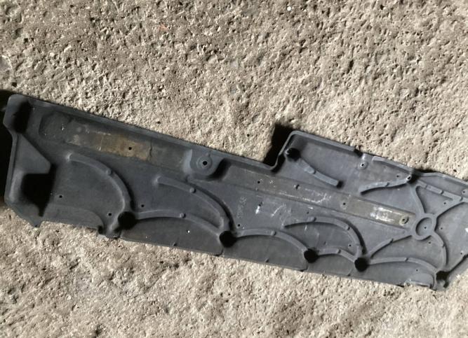 Защита днища передняя правая Mercedes-Benz E A2126800409