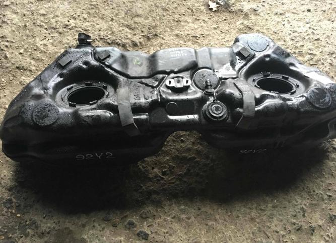 Топливный бак Mercedes-Benz C W204 2008 2044703901