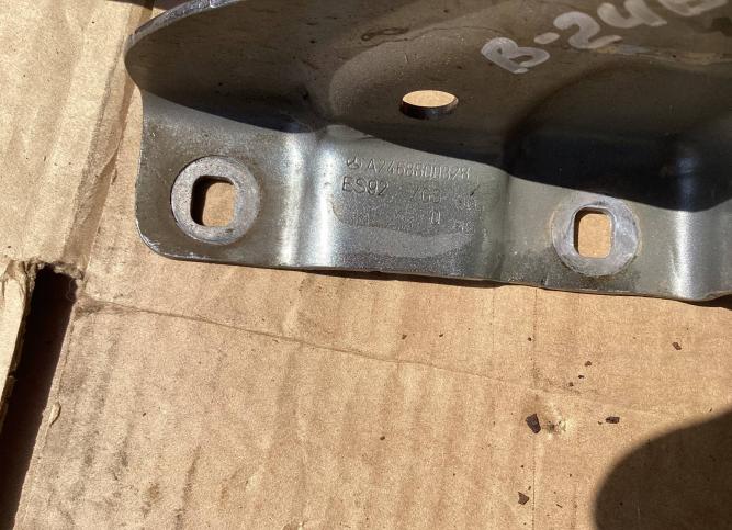Петля капота левая Mercedes-Benz B W246 A2468800328