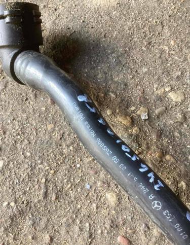 Патрубок (трубопровод, шланг) Mercedes-Benz CLA A2465010058