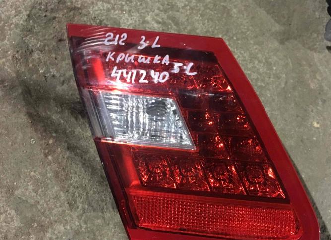 Фонарь крышки багажника левый Mercedes-Benz E W212