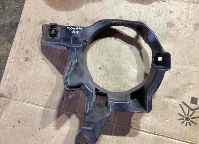 Рамка фары противотуманной правая Toyota RAV4 5212742090