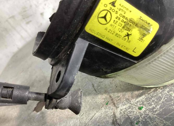 Фара противотуманная левая Mercedes-Benz E W212 A2128200956