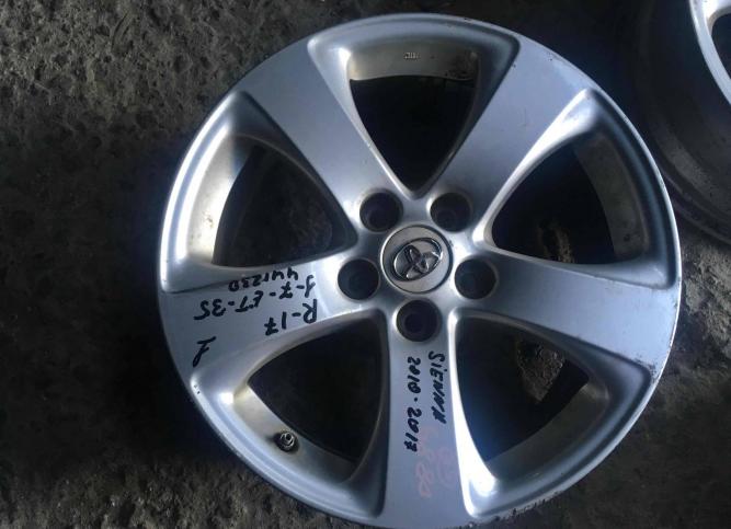 Литой диск R17x7 Toyota Sienna 3