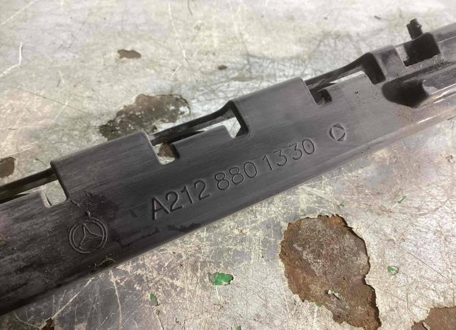 Кронштейн крепления бампера заднего Mercedes-Benz A2128801330