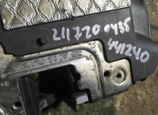 Замок двери передней правой Mercedes-Benz E W211 2117200435