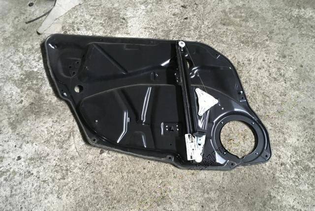 Стеклоподъемник задний правый Mercedes-Benz R W251 A2514403009