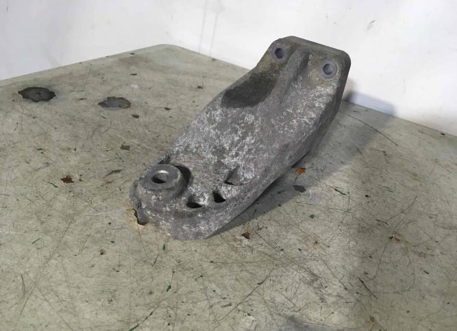 Кронштейн двигателя Mercedes-Benz E W212 2010 A64222323046422232304