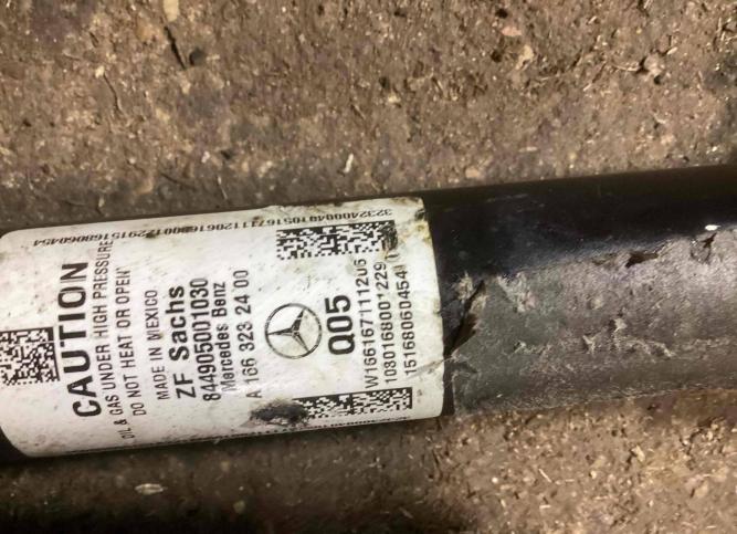 Стойка амортизатора передняя правая Mercedes-Benz A1663232400