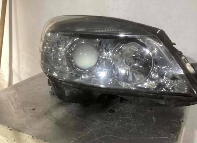 Фара правая Mercedes-Benz C W204 2009 A2048208661