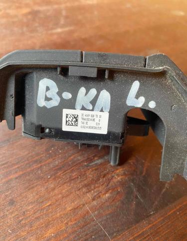 Кнопки управления на руле Mercedes-Benz B W245 A1698207810