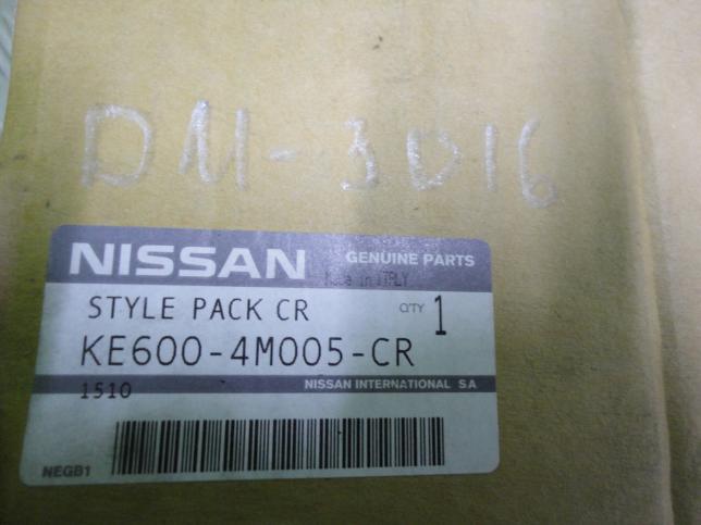 Комплект хромированых накладок  Nissan Tiida C13 KE6004M005CR