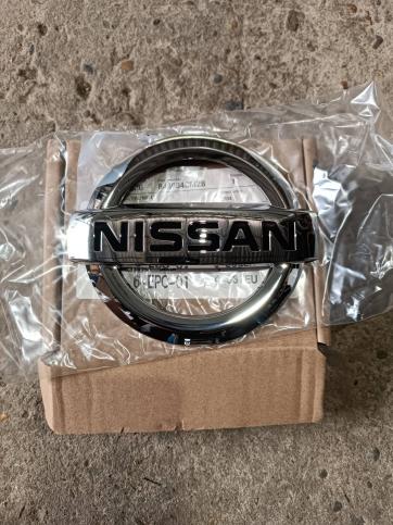Эмблема крышки багажника Nissan X-Trail T32 848904CM2B
