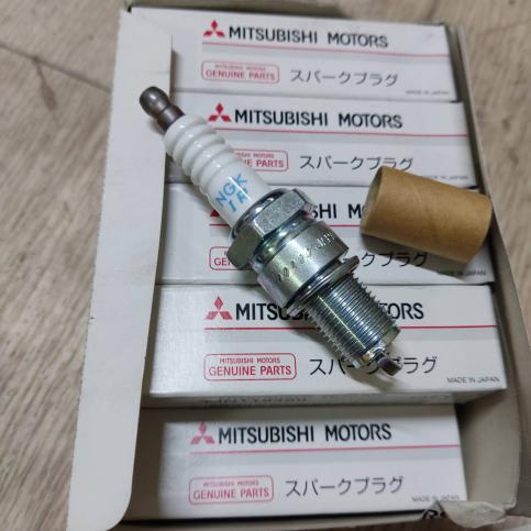 Свечи зажигания Mitsubishi Outlander 3 MN119489