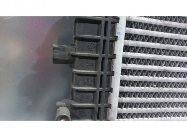 Радиатор интеркулера Skoda Octavia 2 A5 1K0145803BM