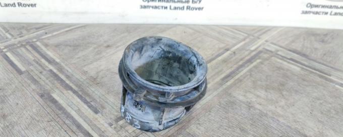 Патрубок правый Land Rover Range Rover 3 L322 4.4 LR011979