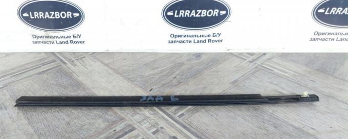 Молдинг стекла левый Land Rover Freelander 2 2.2 LR001738