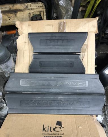 Накладки порогов в салоне Range Rover Sport 2 L494 LR043335 LR043336 LR043337 LR043338