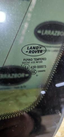 Стекло багажника правое Land Rover Freelander 2 LR001761