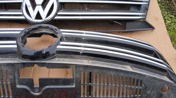 Решётка радиатора Volkswagen Tiguan 1 2011-2016 5N0853653F