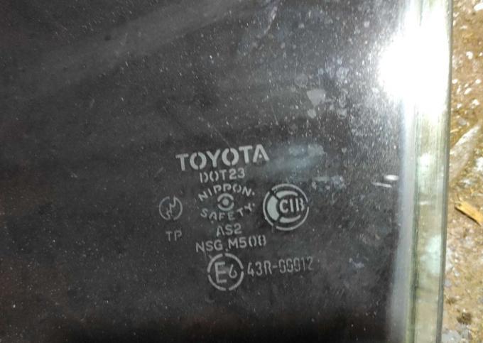 Стекло двери Toyota Land Cruiser 100