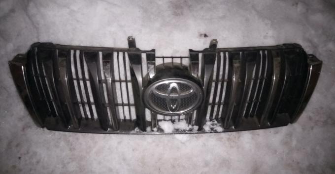 Решетка радиатора Toyota Prado 150 до 2013г