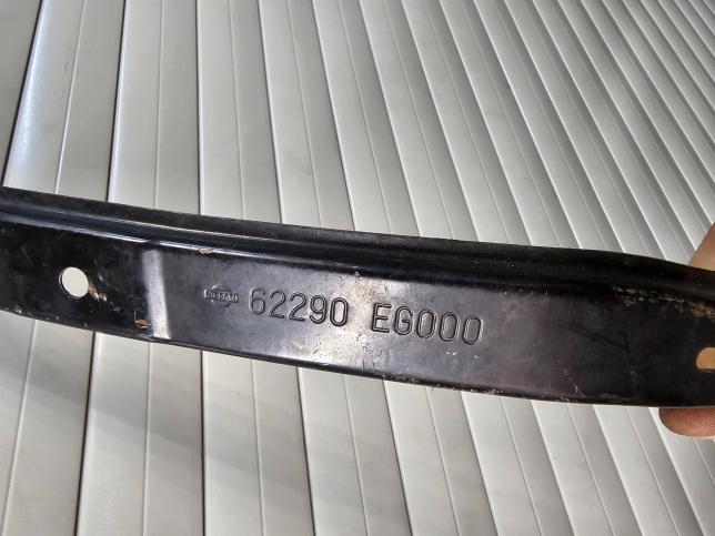 Усилитель бампера Infiniti M35 45 Y50 62290EG000