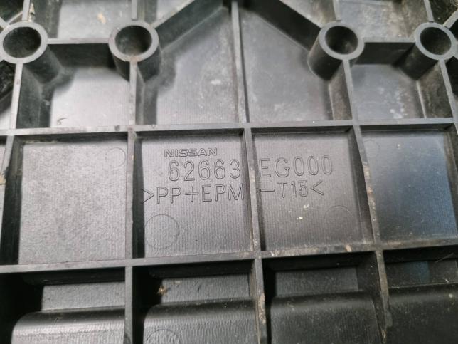 Пыльник радиатора, бампера Infiniti M35 45 Y50 62663-EG000