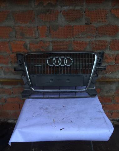 Решетка радиатора Audi Q7