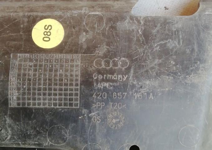 Кожух замка капота audi R8 420 420857161A